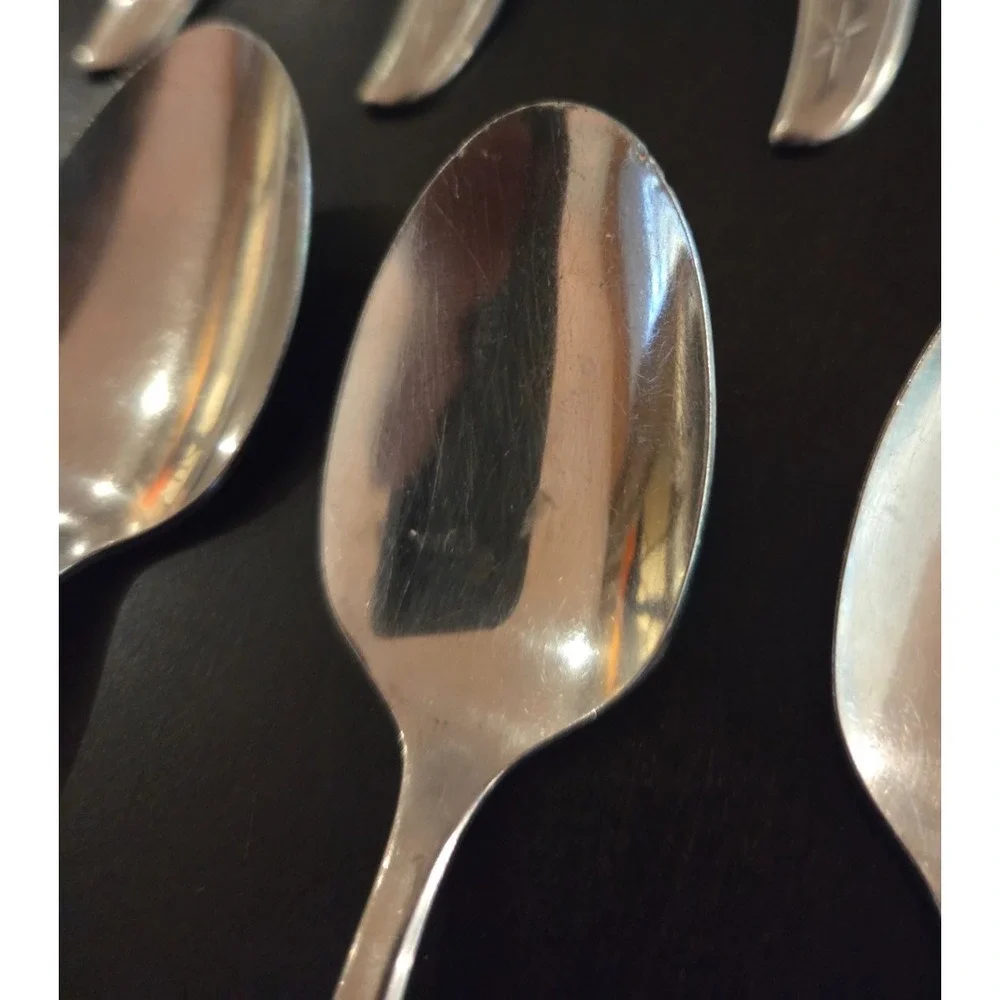 ONEIDA Community Twin Star MCM 40 Piece Stainless Flatware Setting for 8 - read